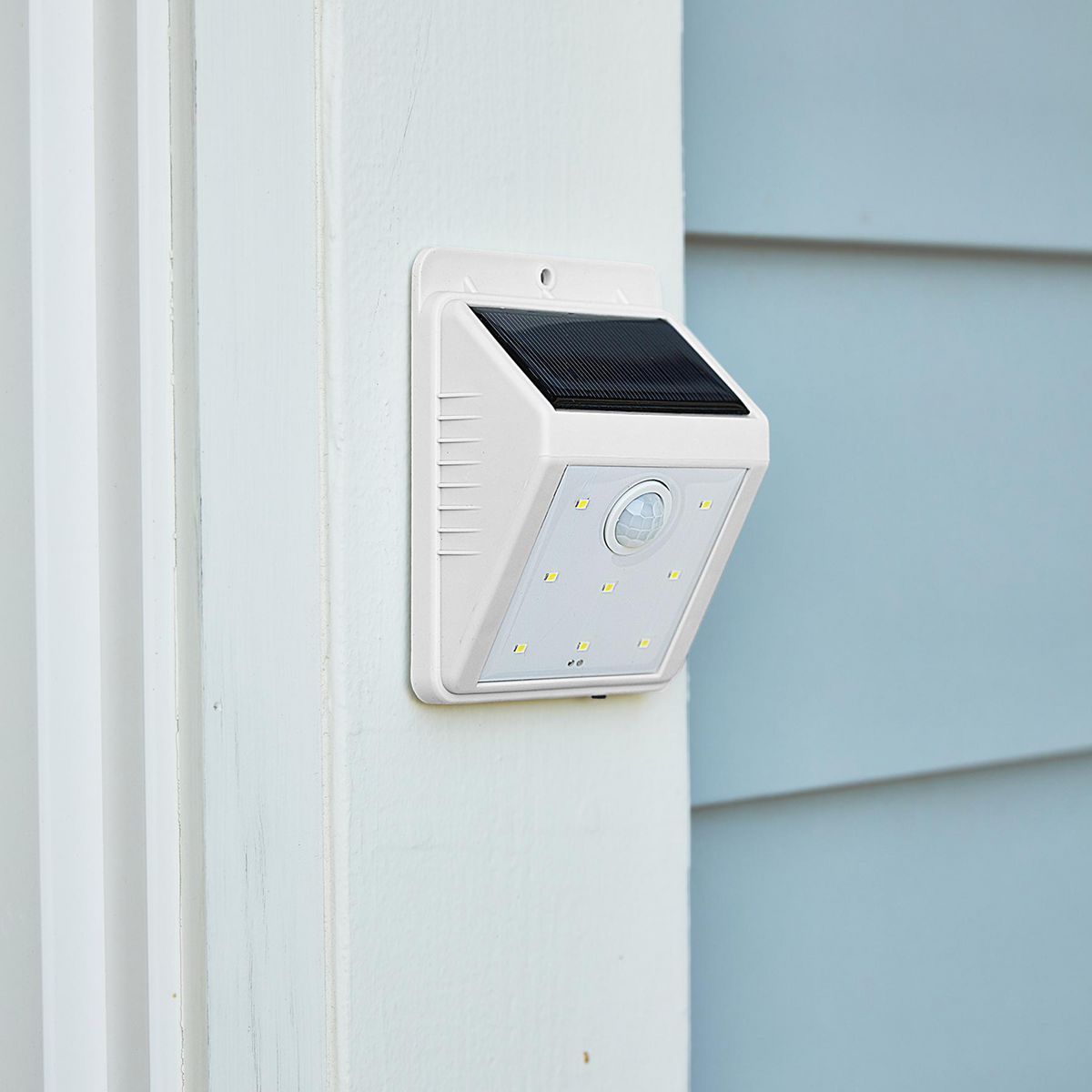 White Solar Wall-Mount Security Light E704
