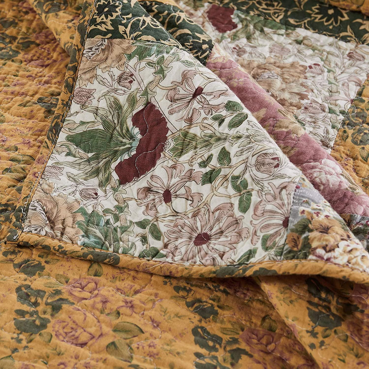 Antique Chic Reversible Cotton Patchwork Bedspread Set, 3-Piece King R59425