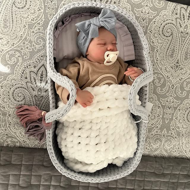 19 inch Soft Body Realistic Newborn Baby Dolls with Clothes and Bottles U96068
