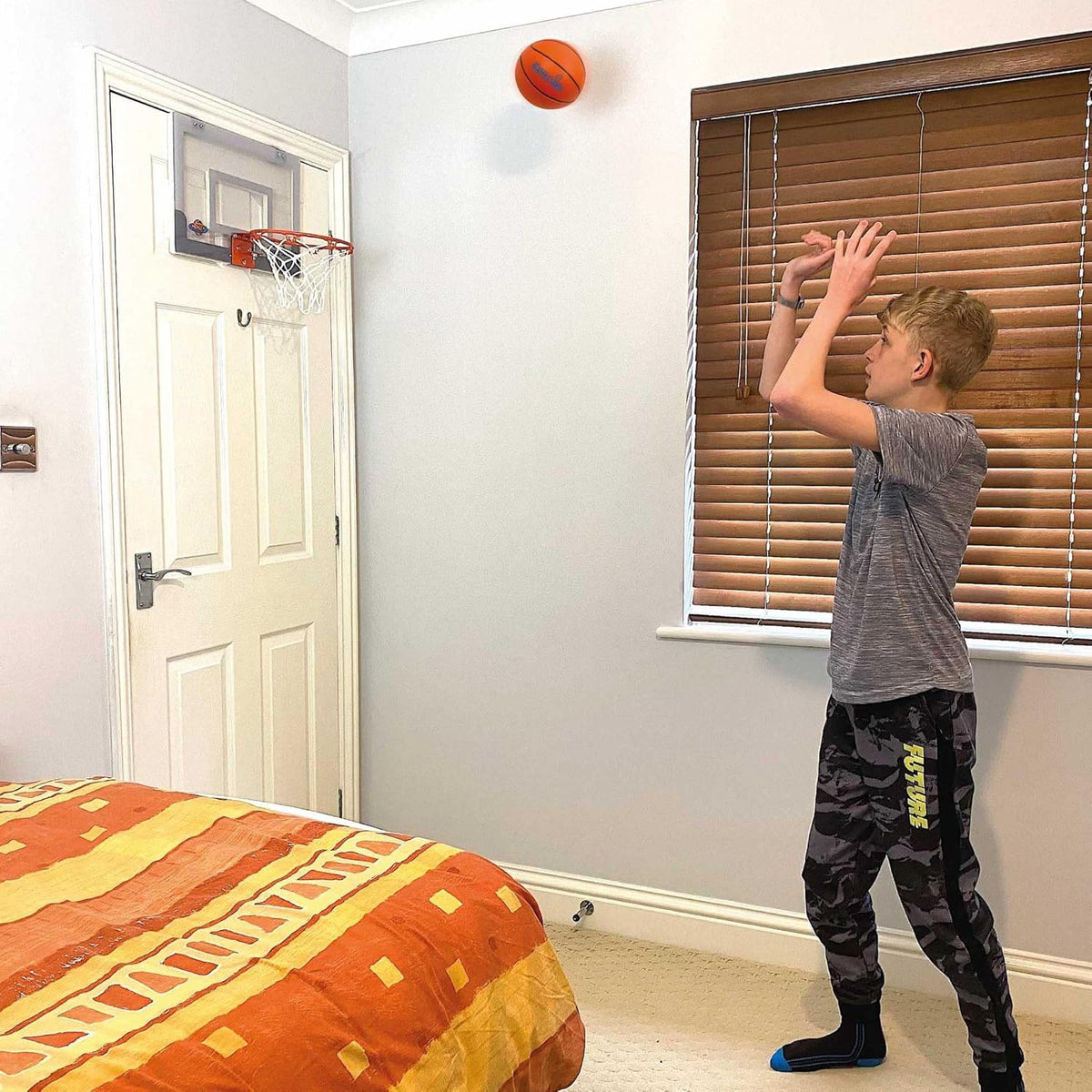 Mini Basketball Hoop with 2 Balls, Pump and Accessories H497692