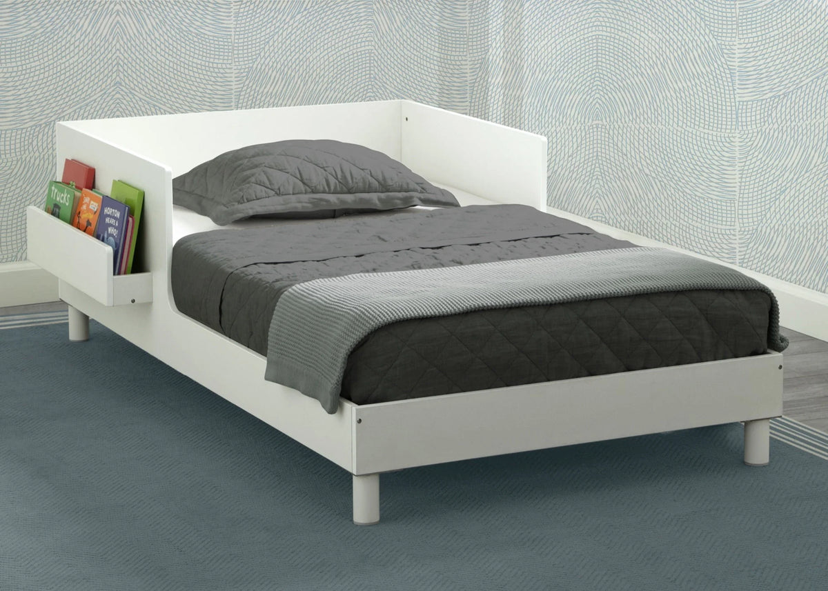White Toddler Bed with Interchangeable Shelf W742940