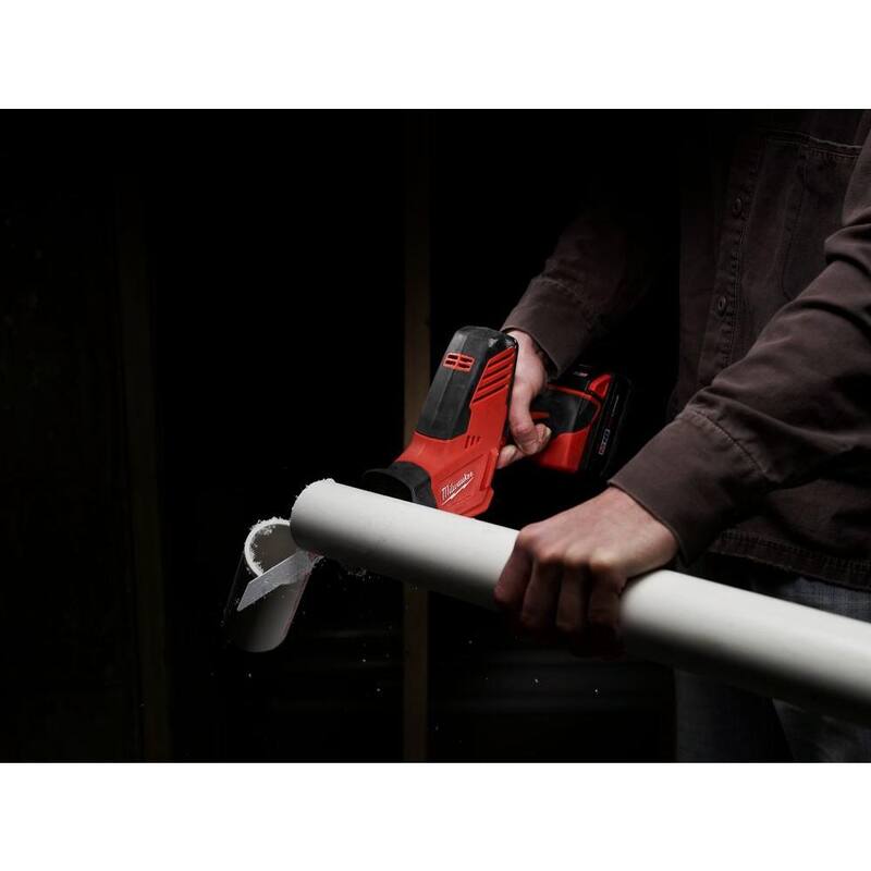 18V Cordless Reciprocating Saw with Metal Cutting Saw Blade L93443