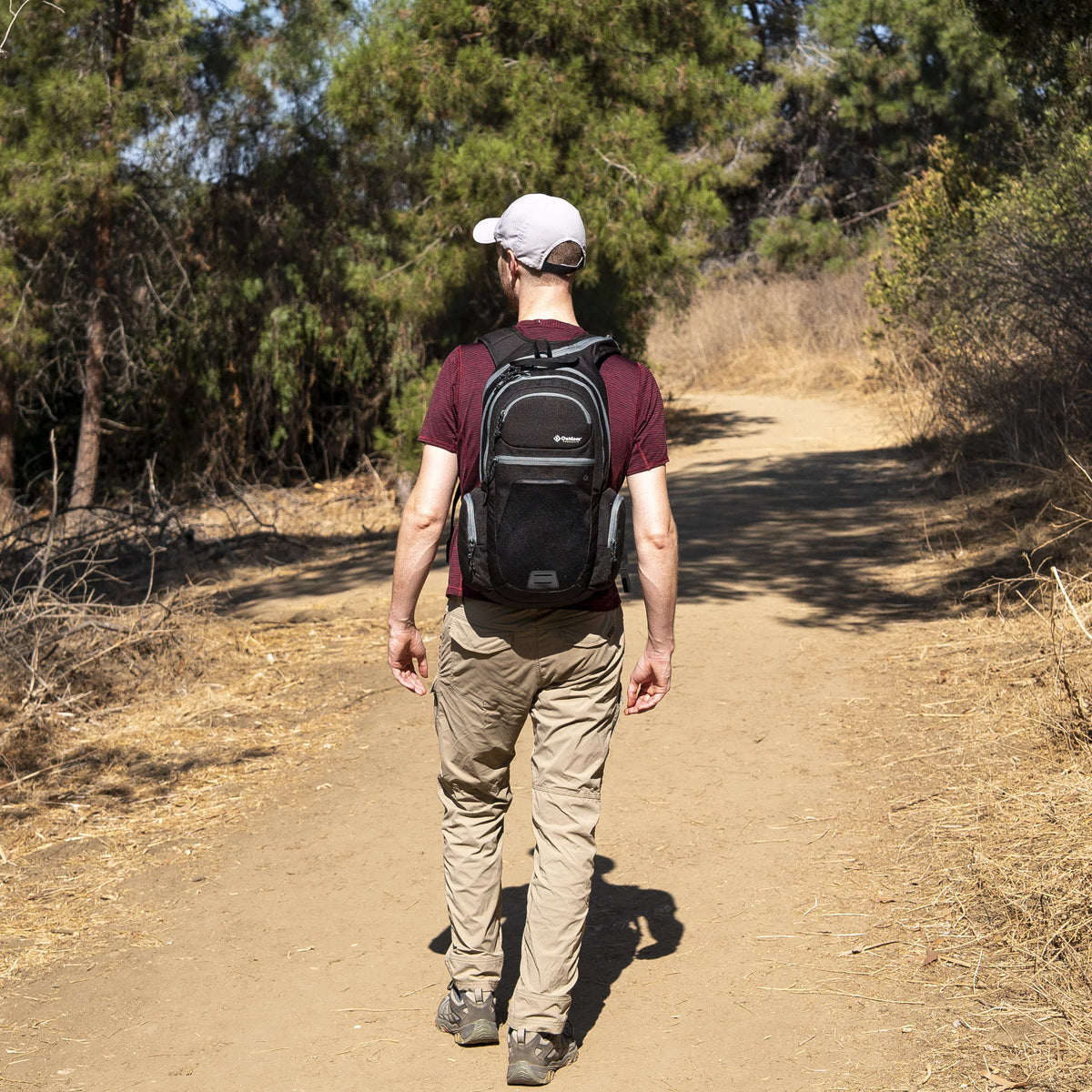 Black 16.5 L Hydration Backpack with 2 L Reservoir F6111