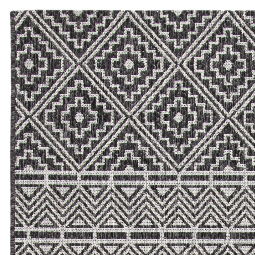 Black Grey Geometric Indoor/Outdoor Area Rug, 8' x 10' Z9980