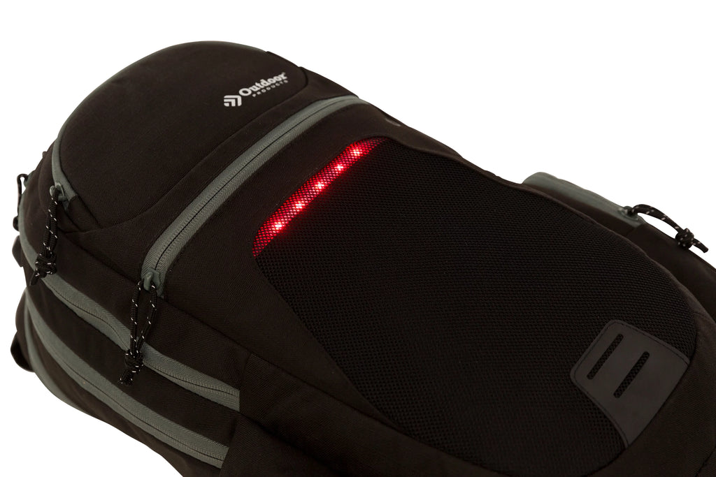 Black 16.5 L Hydration Backpack with 2 L Reservoir F6111