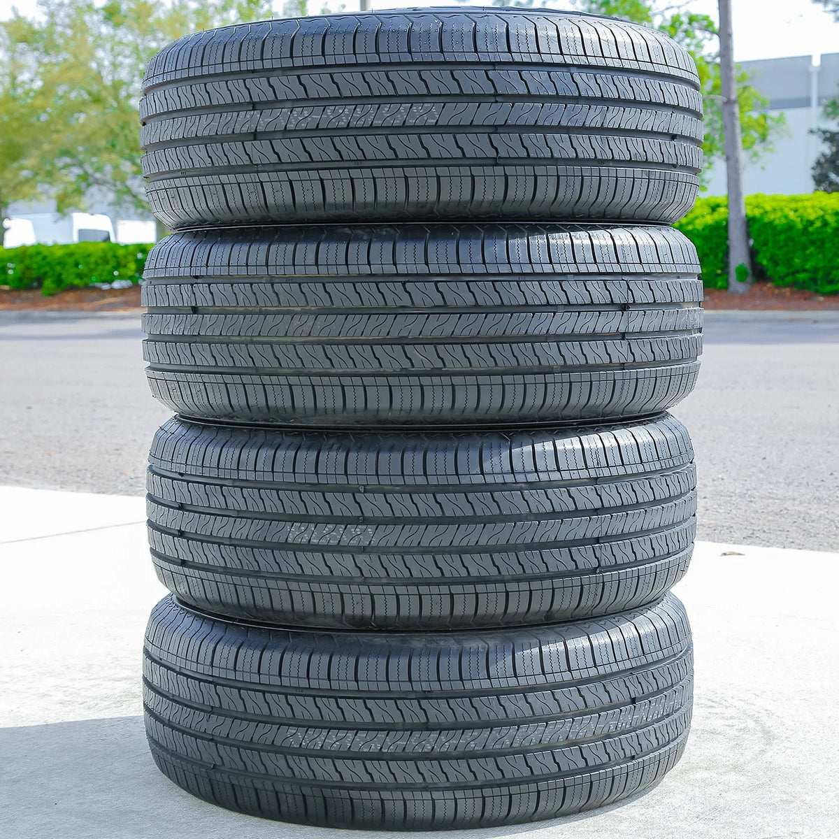 225/60R17 99T All Season Tire O996282