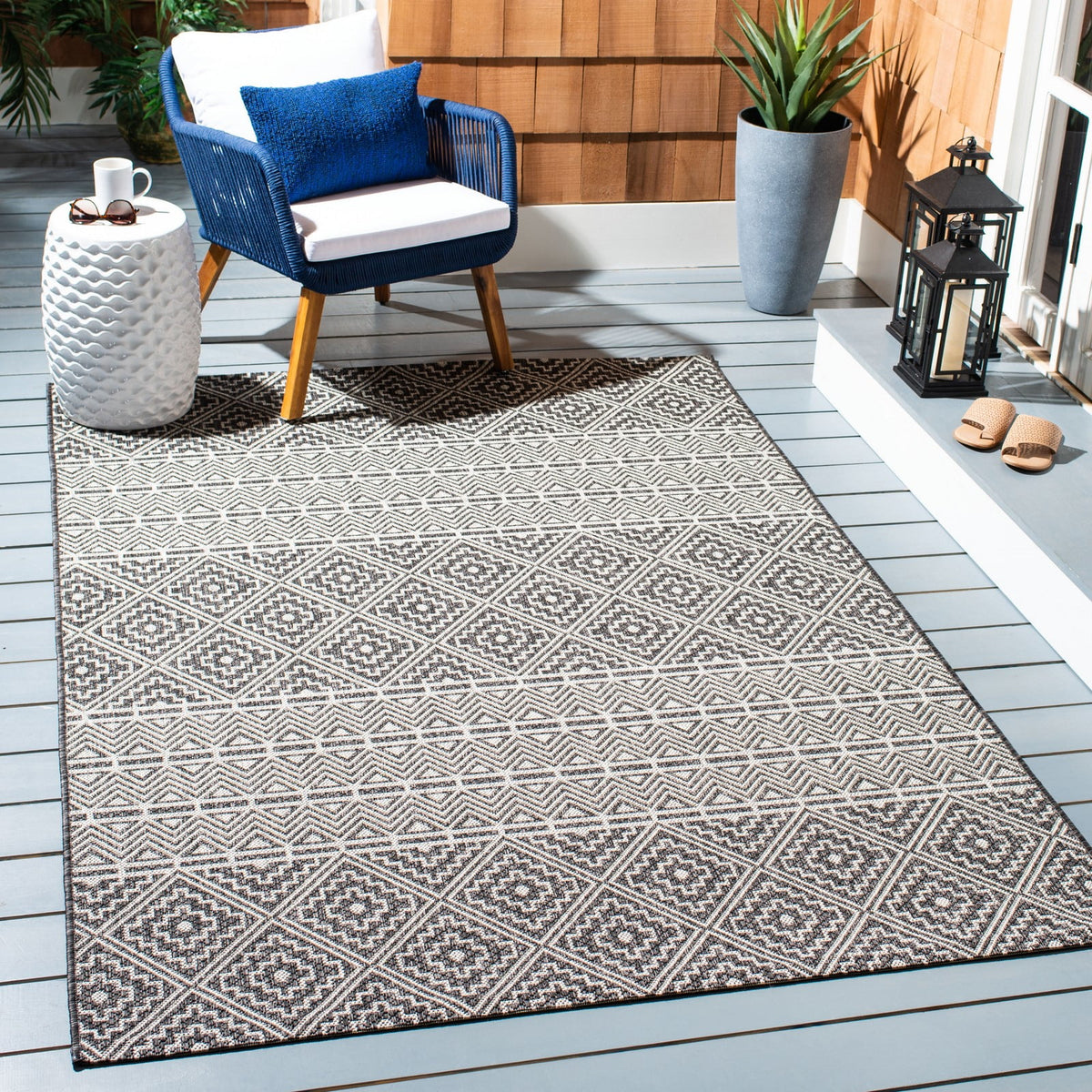 Black Grey Geometric Indoor/Outdoor Area Rug, 8' x 10' Z9980
