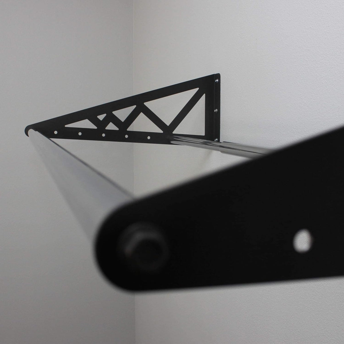 Adjustable Wall Mounted Tire Rack, Heavy Duty Steel, Black Z424228