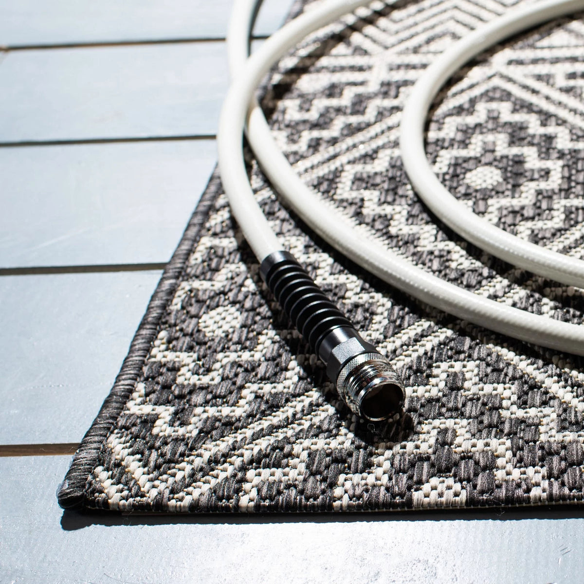 Black Grey Geometric Indoor/Outdoor Area Rug, 8' x 10' Z9980